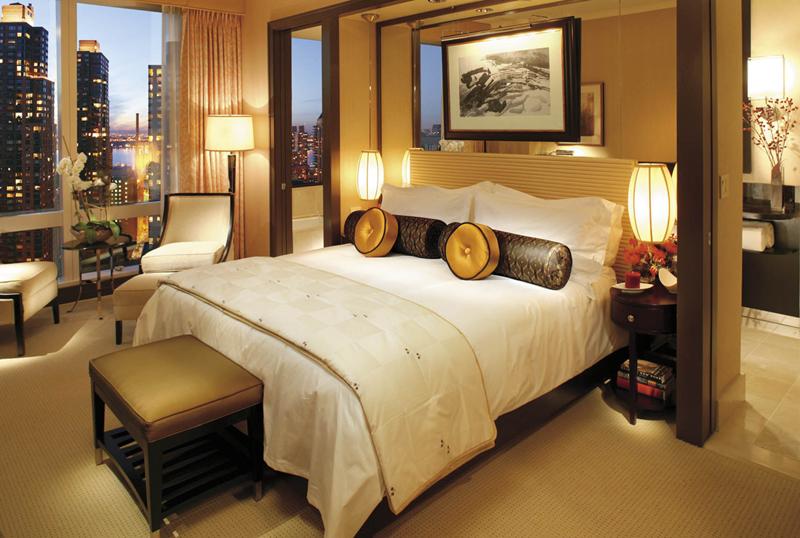 10 Best Ways to Make Your Bed Warm and Cozy For Winter